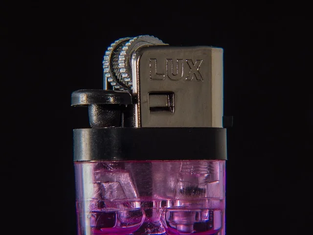 blueberry jam geekbar competitor shelf display 2025